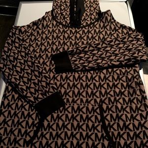 Michael Kors sweatshirt/sweater!